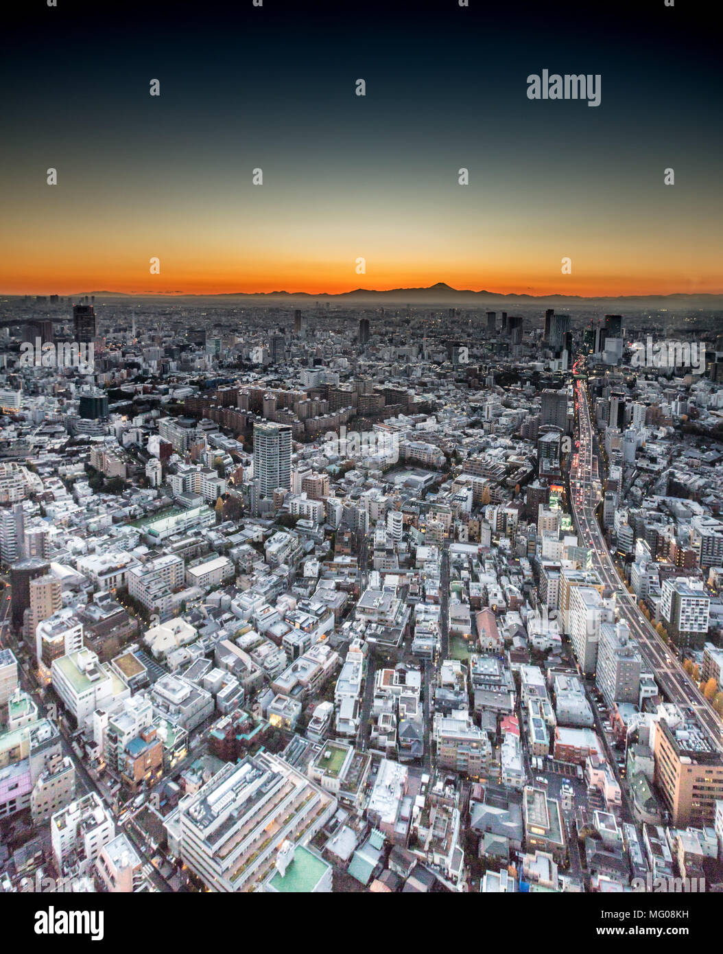Cityscape futuristic hi-res stock photography and images - Alamy