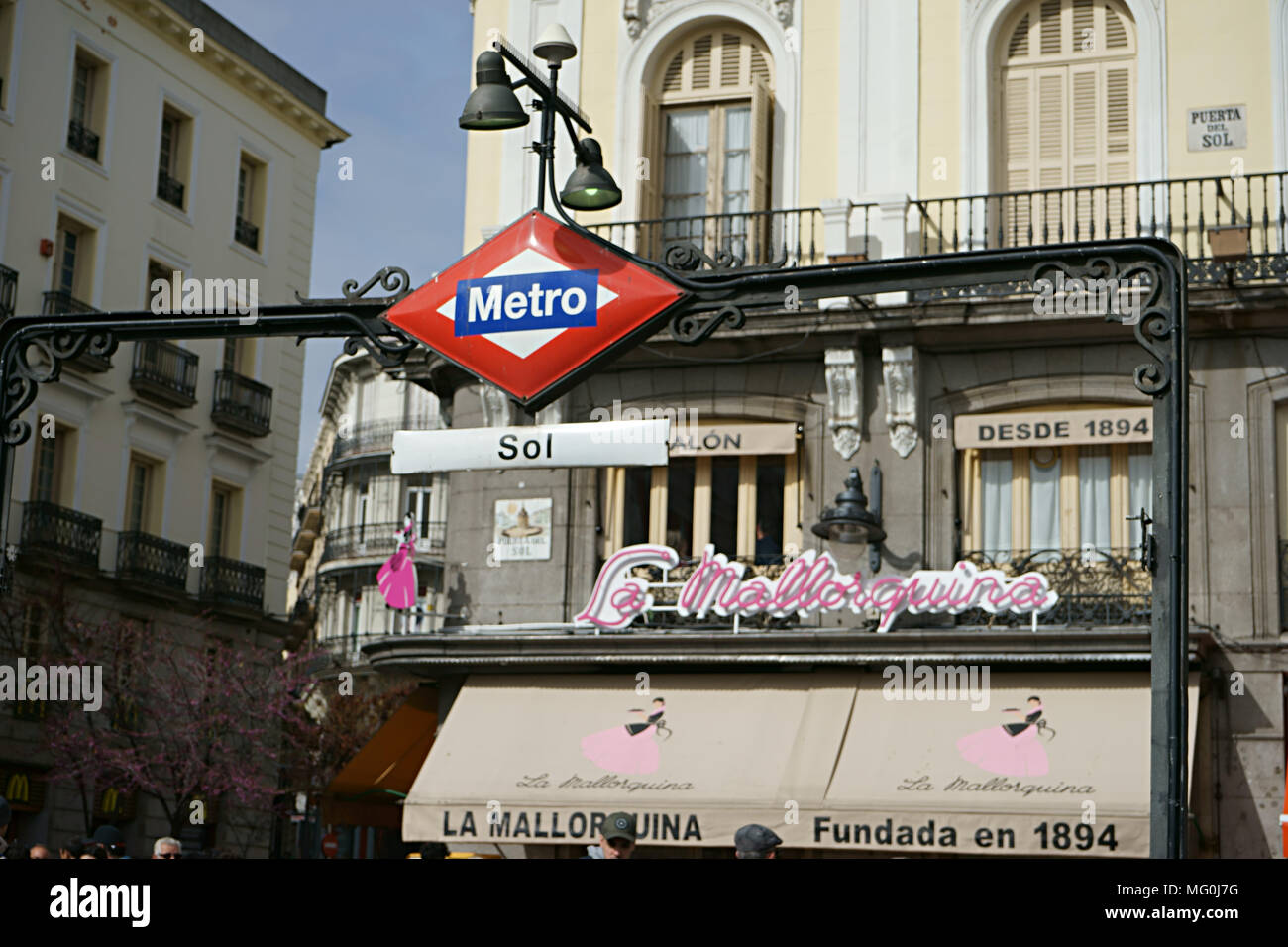 Underground of puerta del sol and the faomus bakery la mallorquina