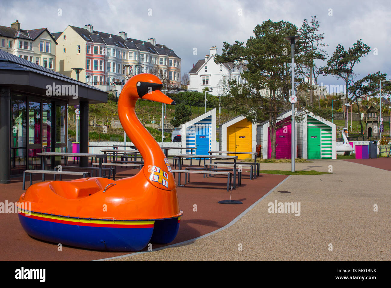 Swan pedalo hires stock photography and images Alamy