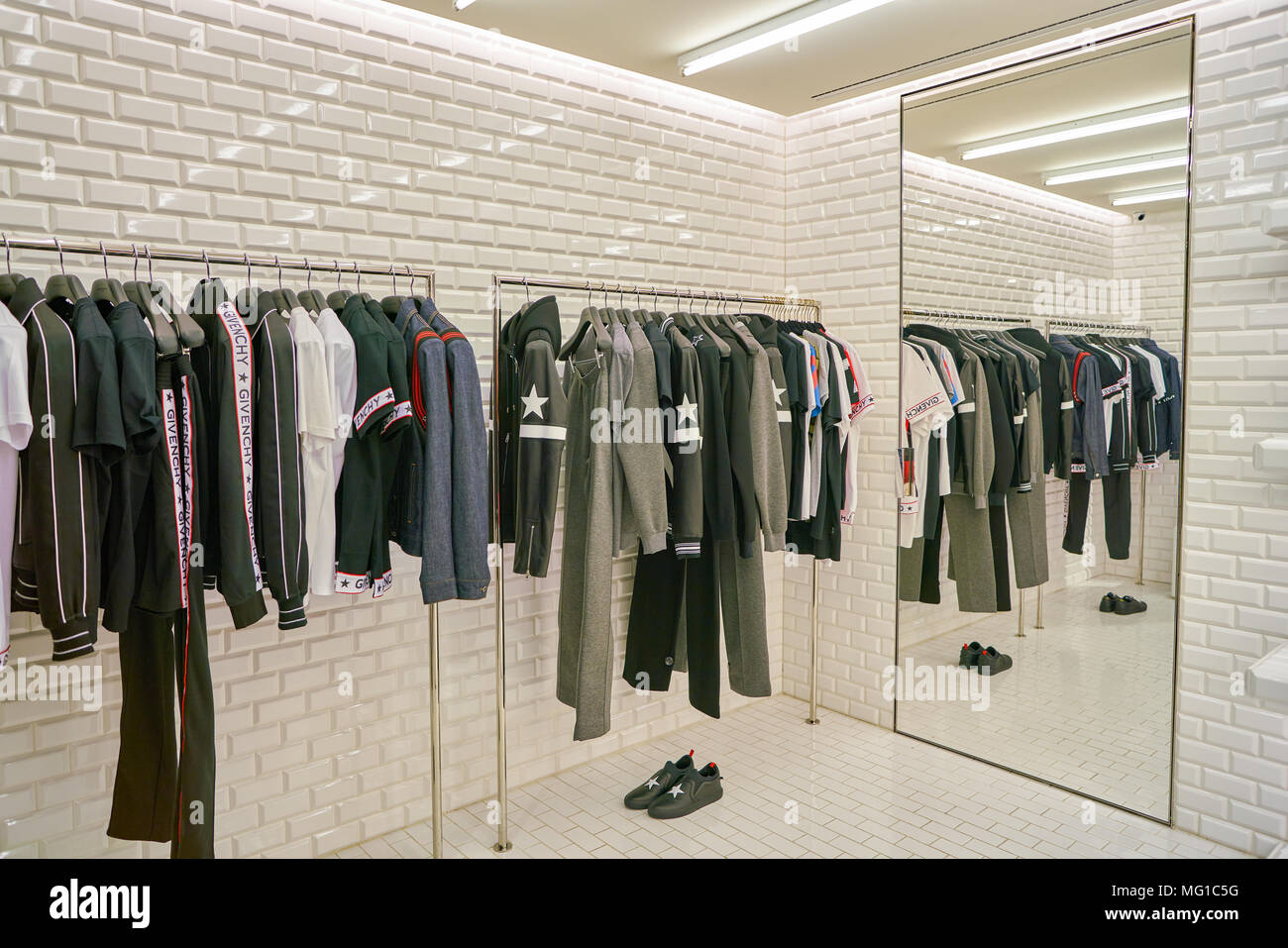 givenchy outlet store