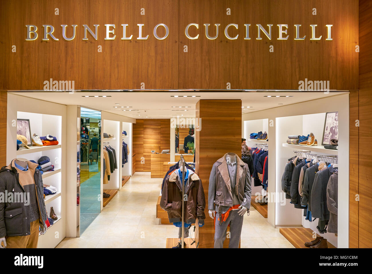 MILAN, ITALY - CIRCA NOVEMBER, 2017: Brunello Cucinelli shop at Rinascente.  Rinascente is a collection of high-end stores Stock Photo - Alamy