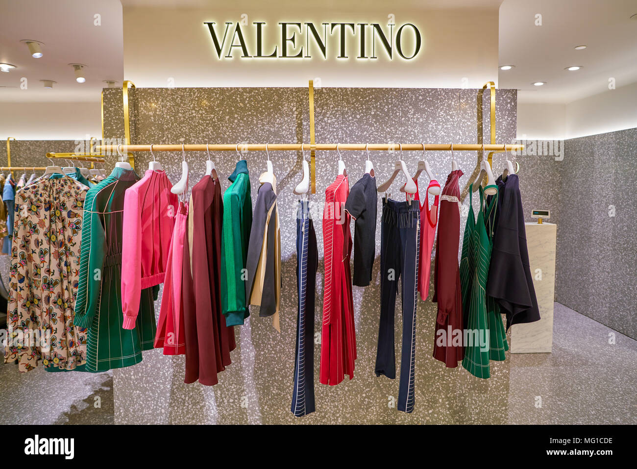Display sale valentino hi-res stock photography and images - Page 2 - Alamy
