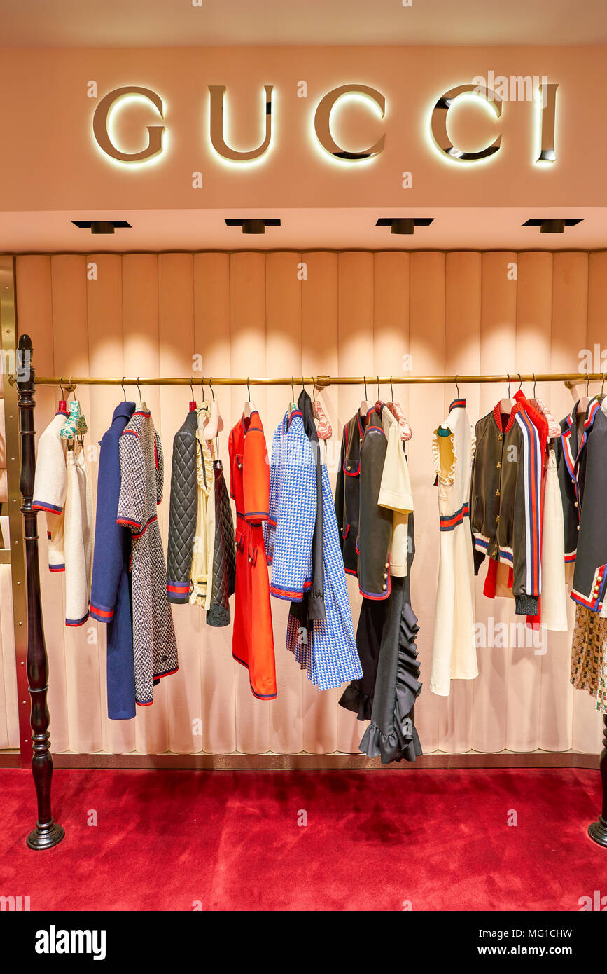 Buy gucci clothes online sales