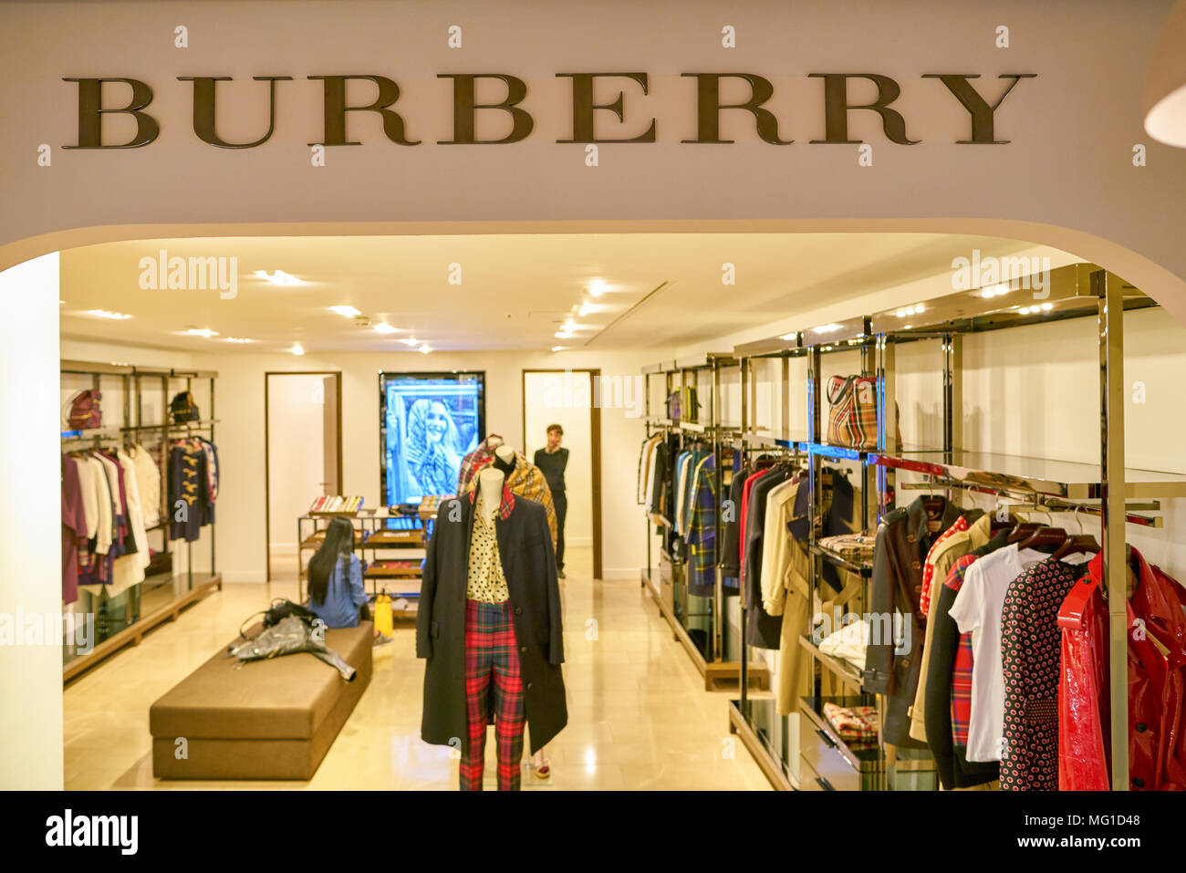 MILAN, ITALY - CIRCA NOVEMBER, 2017: Burberry shop at Rinascente.  Rinascente is a collection of high-end stores Stock Photo - Alamy
