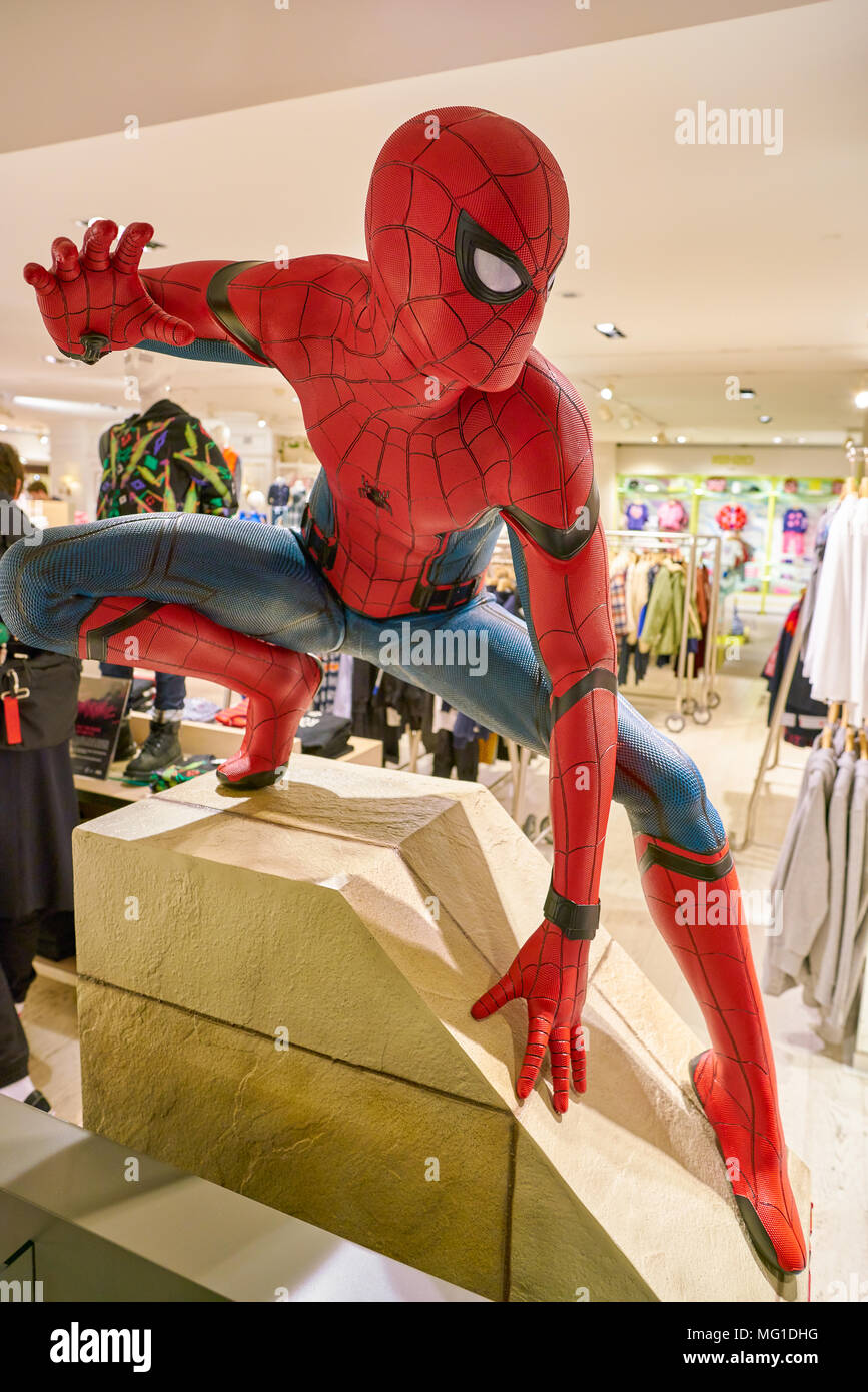 MILAN, - CIRCA NOVEMBER, life-sized figure of Spider-Man at Rinascente center in Milan Photo - Alamy