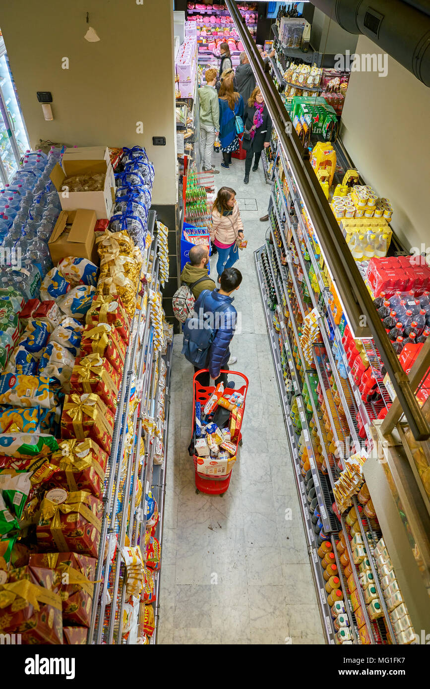 rome-italy-circa-november-2017-inside-a-grocery-store-in-rome-stock