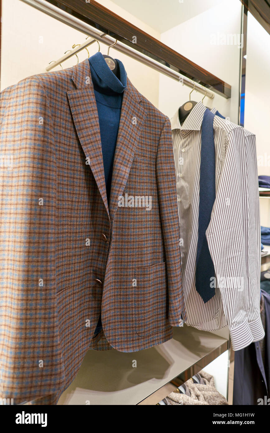 Shop shopping commerce clothing apparel hi-res stock photography and images  - Page 4 - Alamy