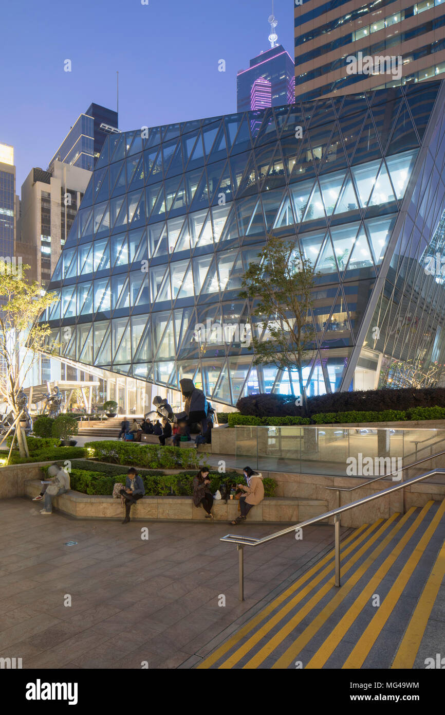 Open Forum Building The Forum Building in Exchange Square at dusk, Central, Hong Kong ...