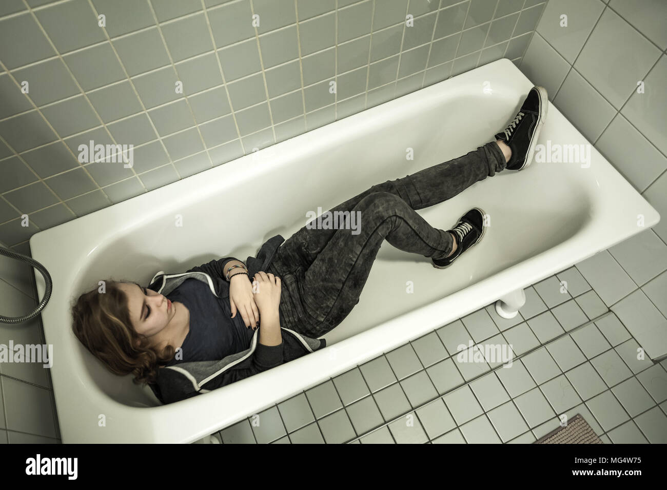 Teens Shower Girls