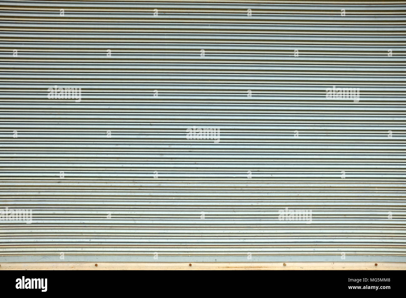Folding metal door hi-res stock photography and images - Alamy