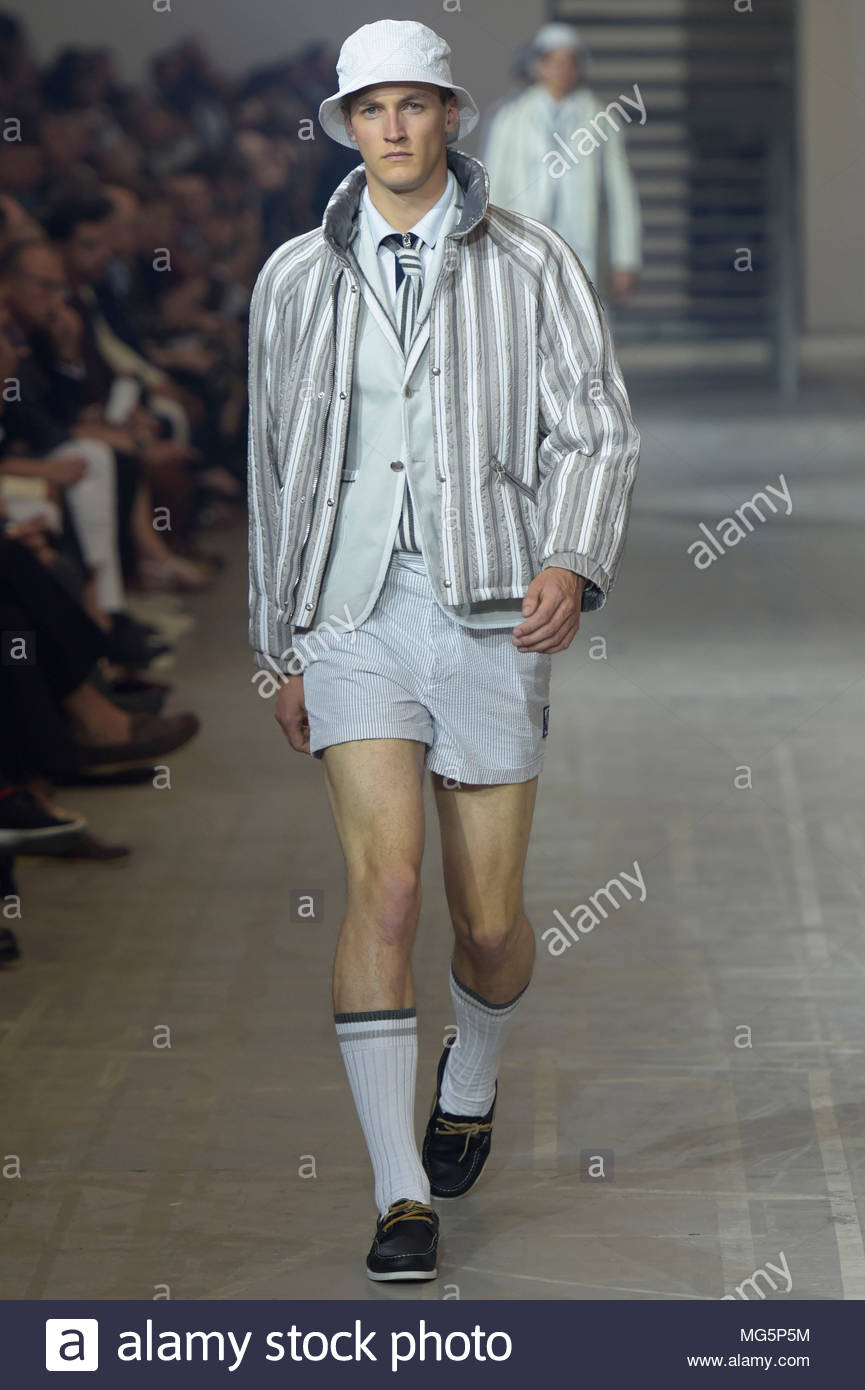 To acquire Gamme moncler bleu spring runway pictures trends To acquire Gamme moncler bleu spring runway picture trends
