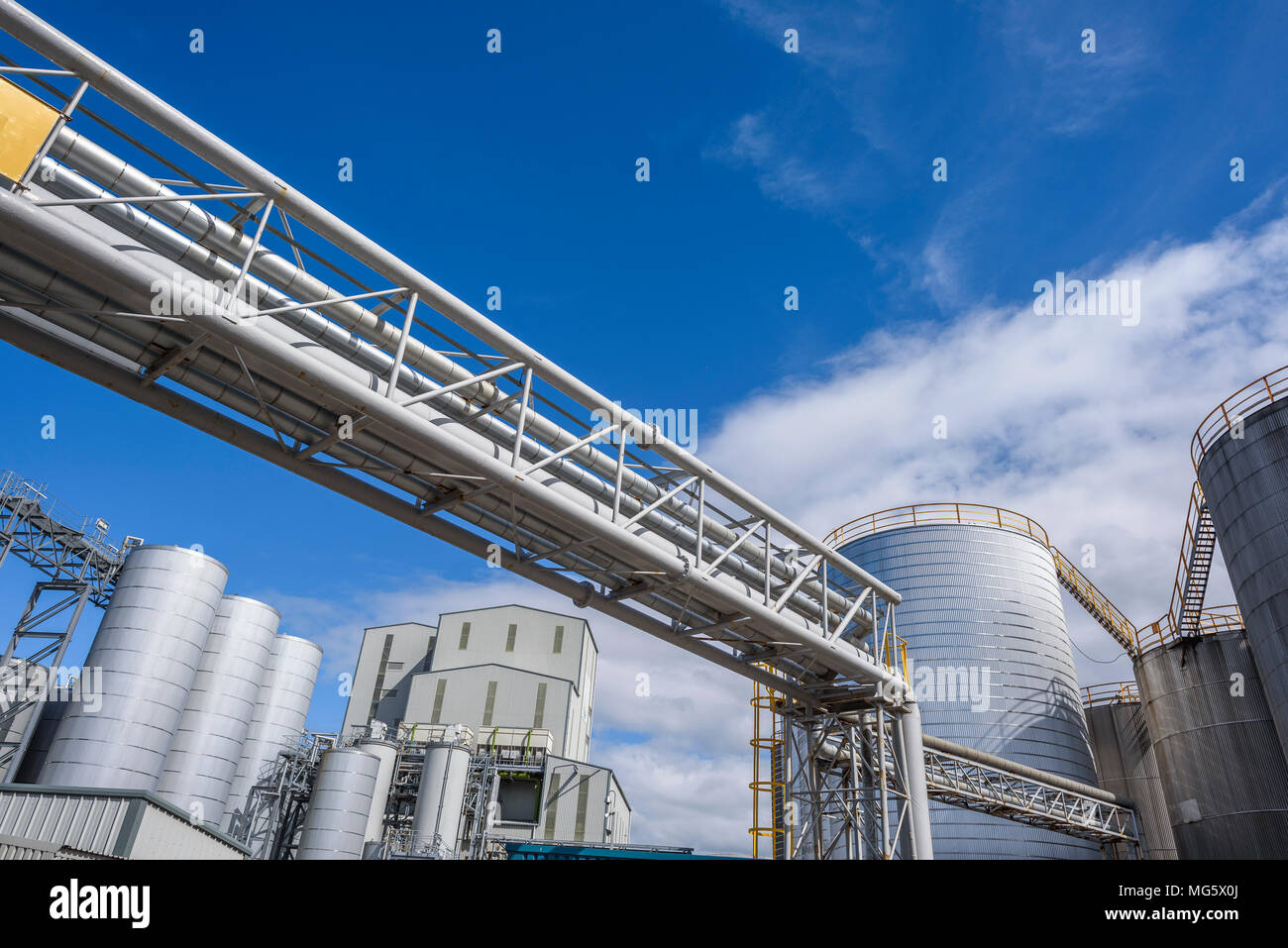 Large chemical processing plant structures. Stock Photo