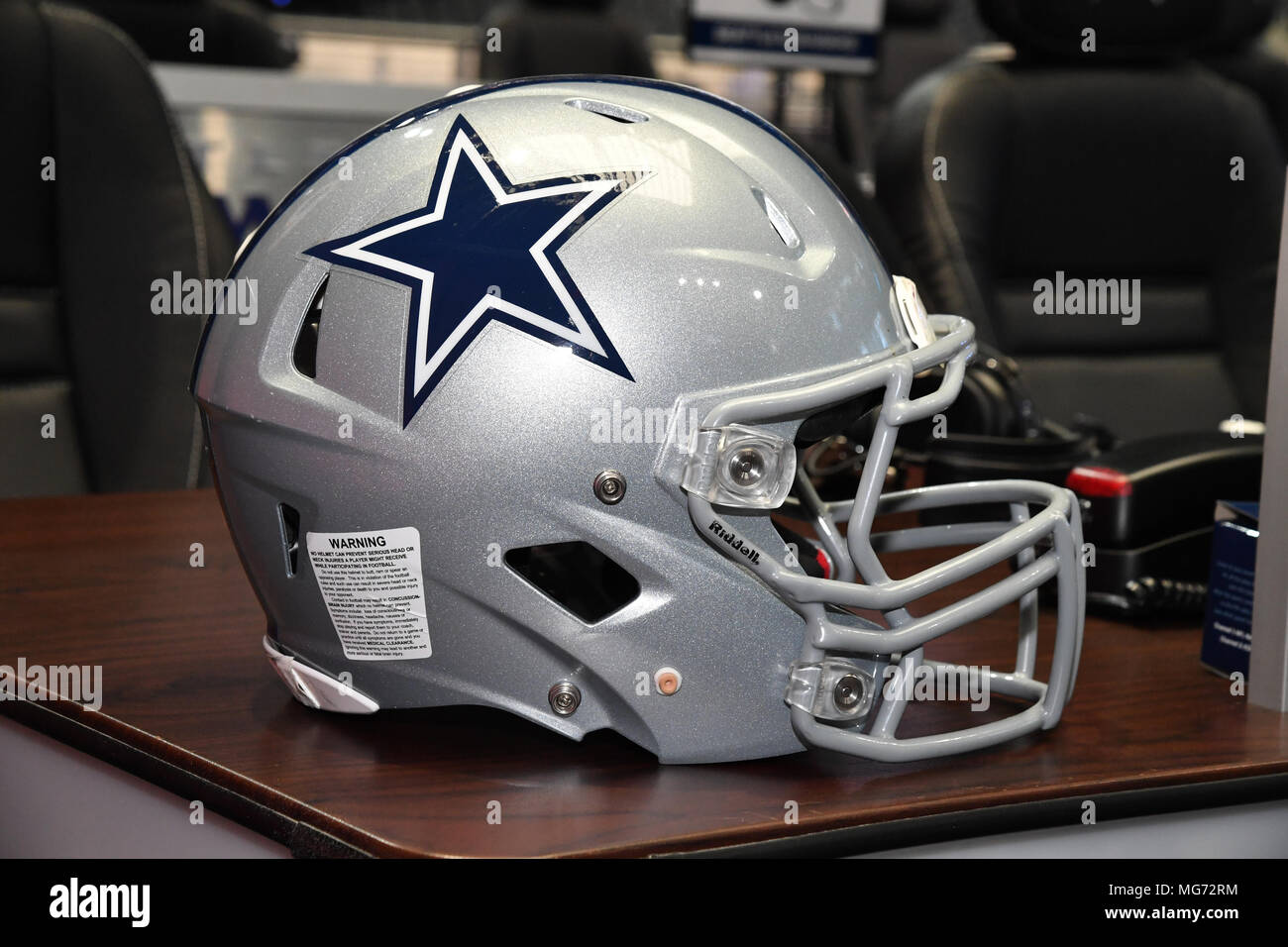 Dallas cowboys helmet hi-res stock photography and images - Alamy