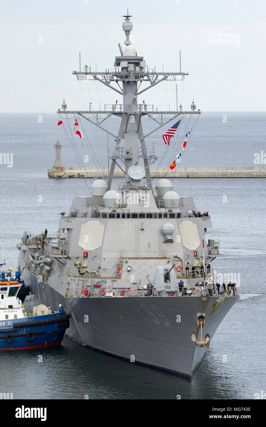 Gdynia, Poland, 27 April 2018. US Navy Arleigh Burke-class destroyer USS Farragut (DDG-99) in port of Gdynia, Poland. April 27th 2018 © Wojciech Strozyk / Alamy Live News Stock Photo