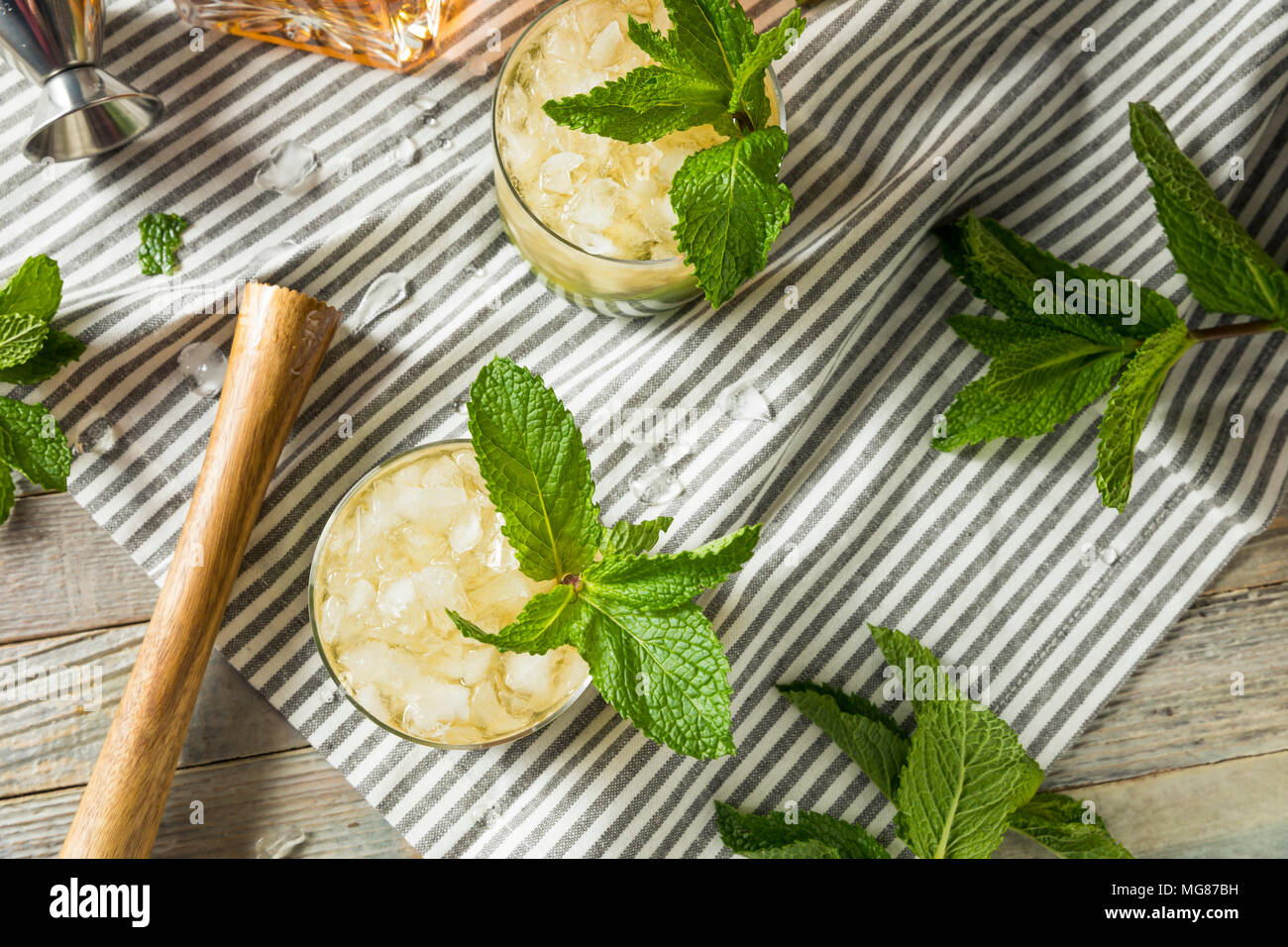 Homemade Derby Mint Julep with Kentucky Bourbon Stock Photo Alamy