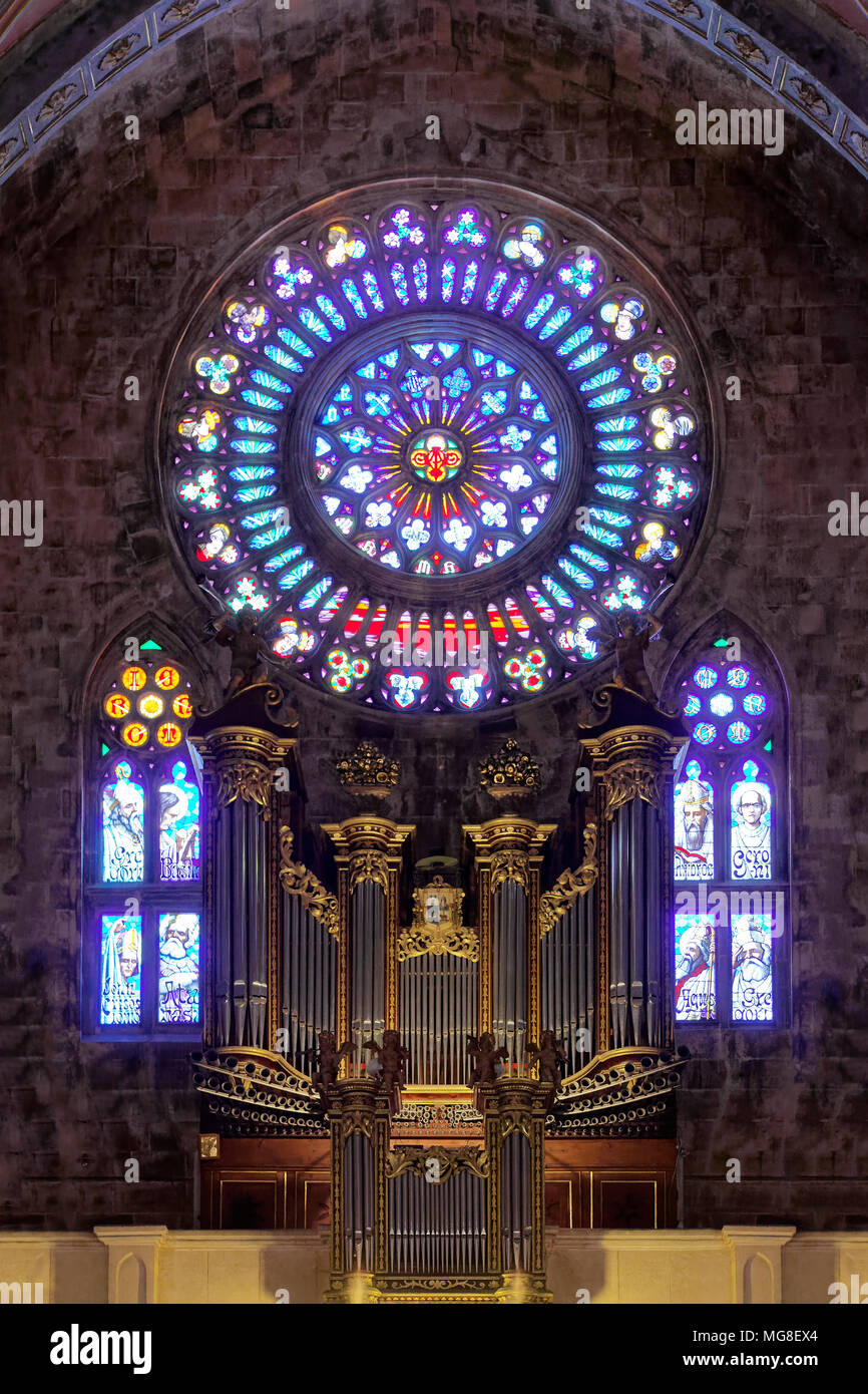 Church rosette hi-res stock photography and images - Alamy