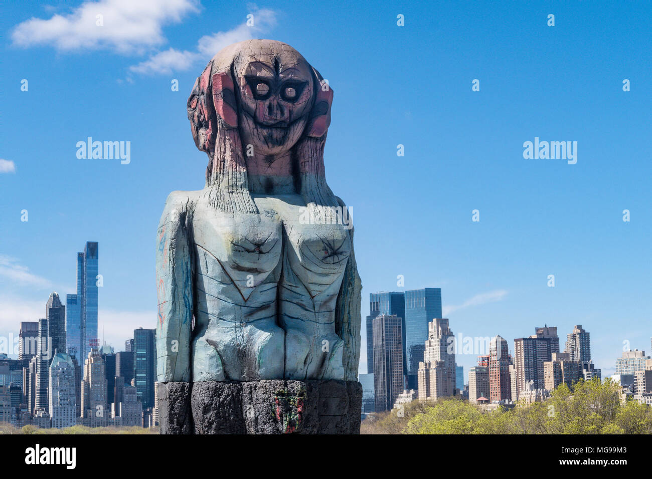 Huma Bhabha, We Come in Peace Exhibit on the Metropolitan Museum of Art Roof Garden, NYC, USA Stock Photo