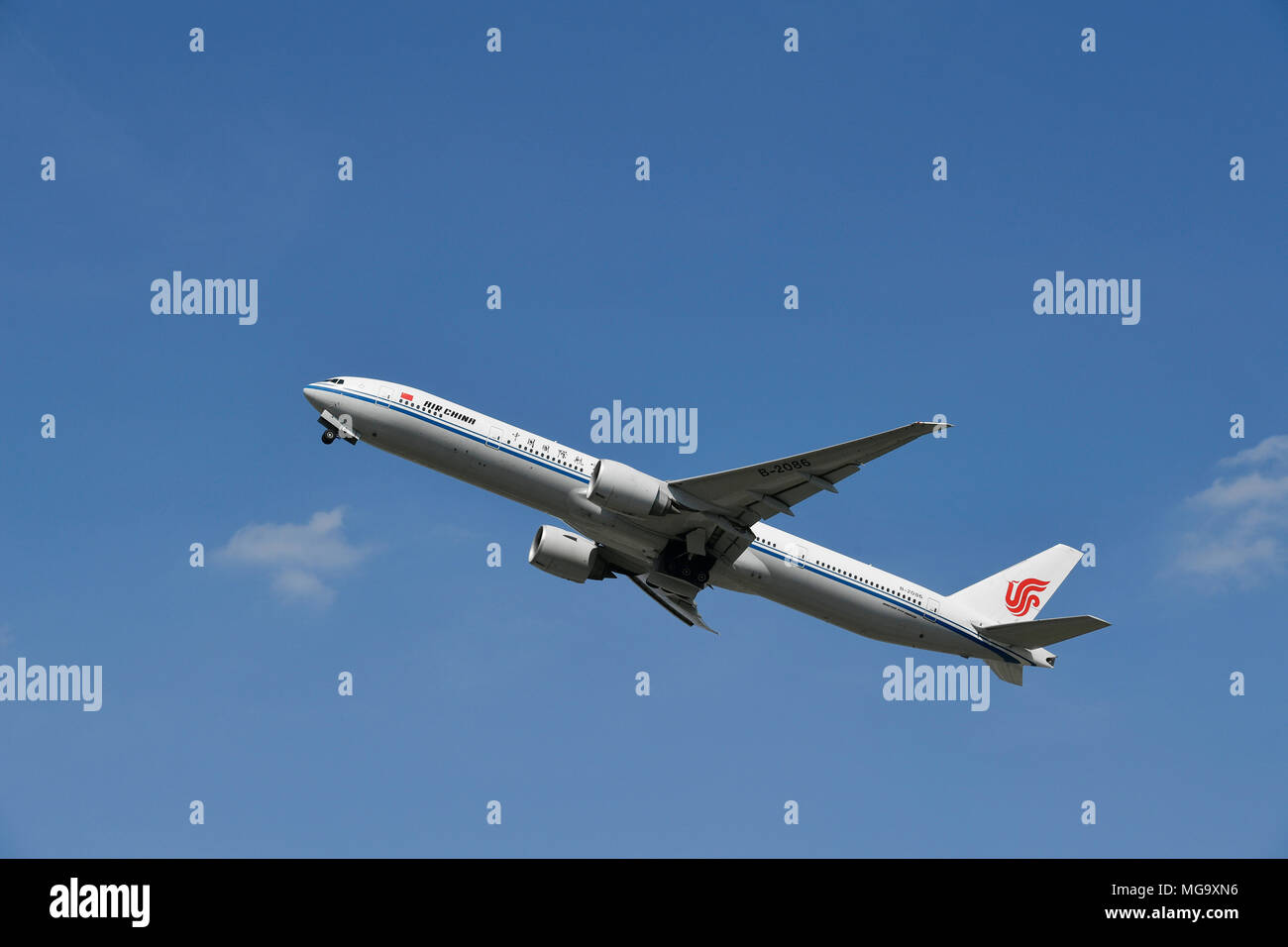 Air China, China Airways, B 777-300er, B777, 300, Aircraft, Airplane, Plane, Airport Munich, MUC, Germany, Stock Photo