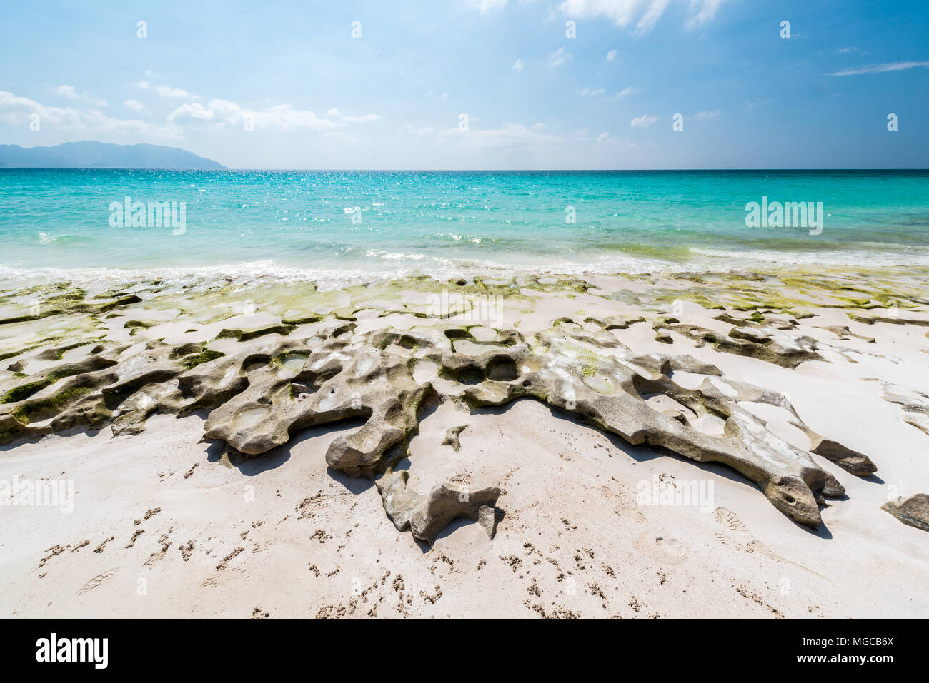 Idyllic coast of the ocean Stock Photo - Alamy
