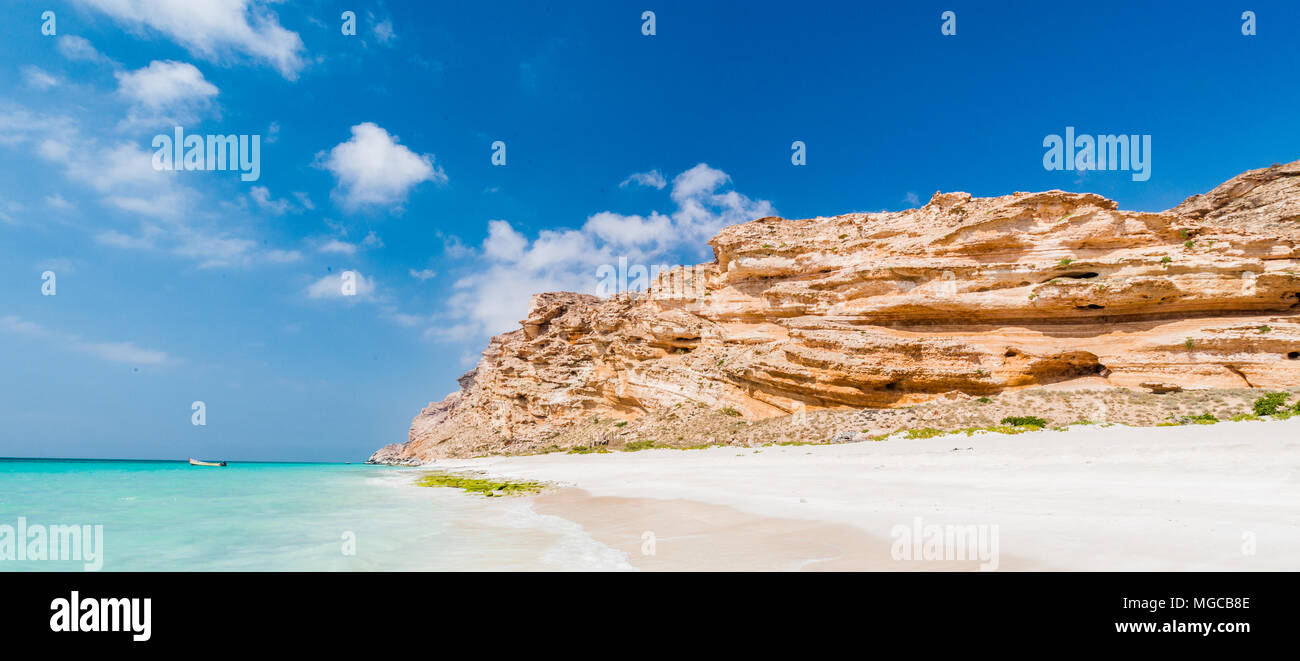 Idyllic coast of the ocean Stock Photo - Alamy