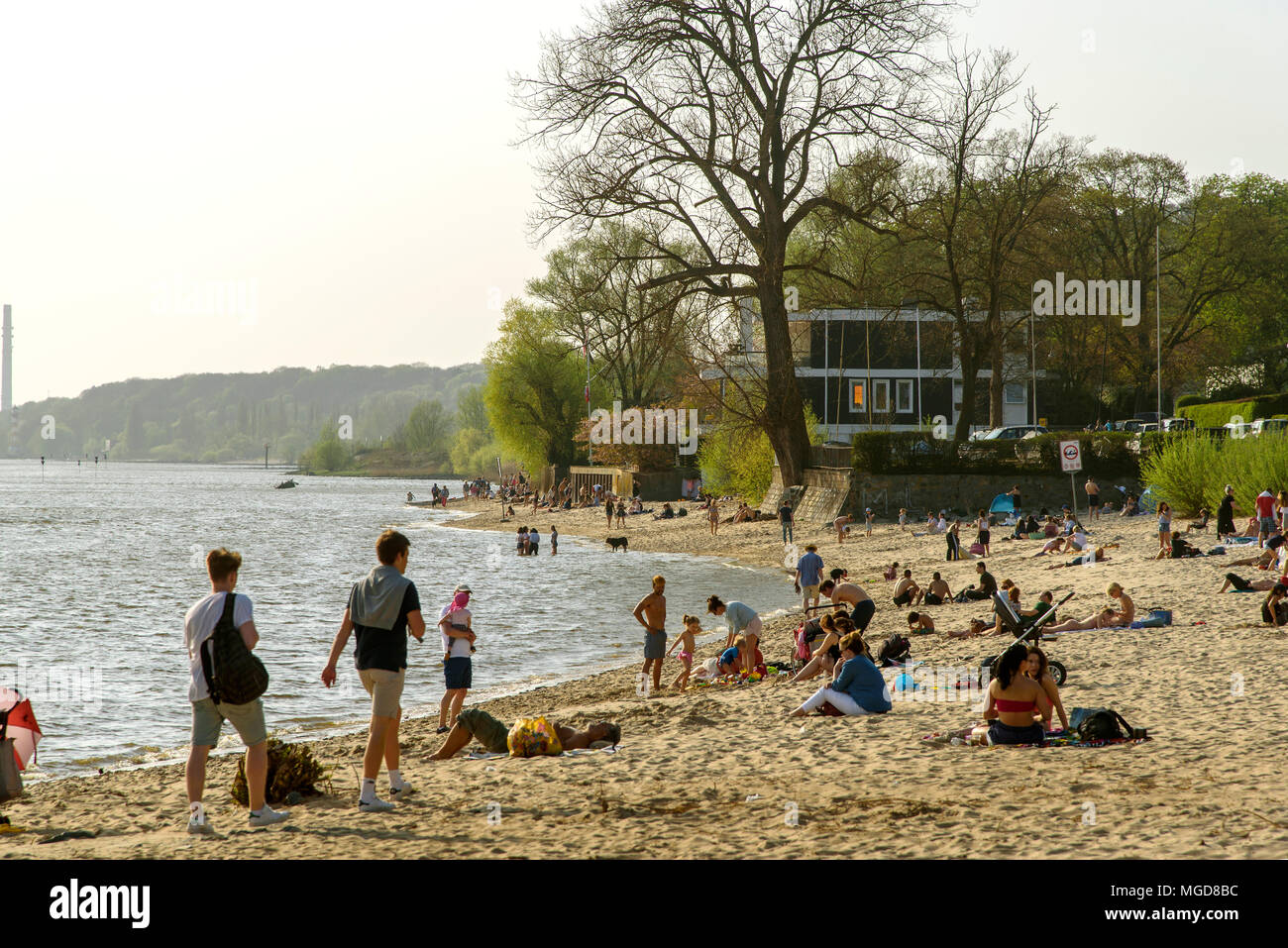 Hamburg strand hi-res stock photography and images - Alamy