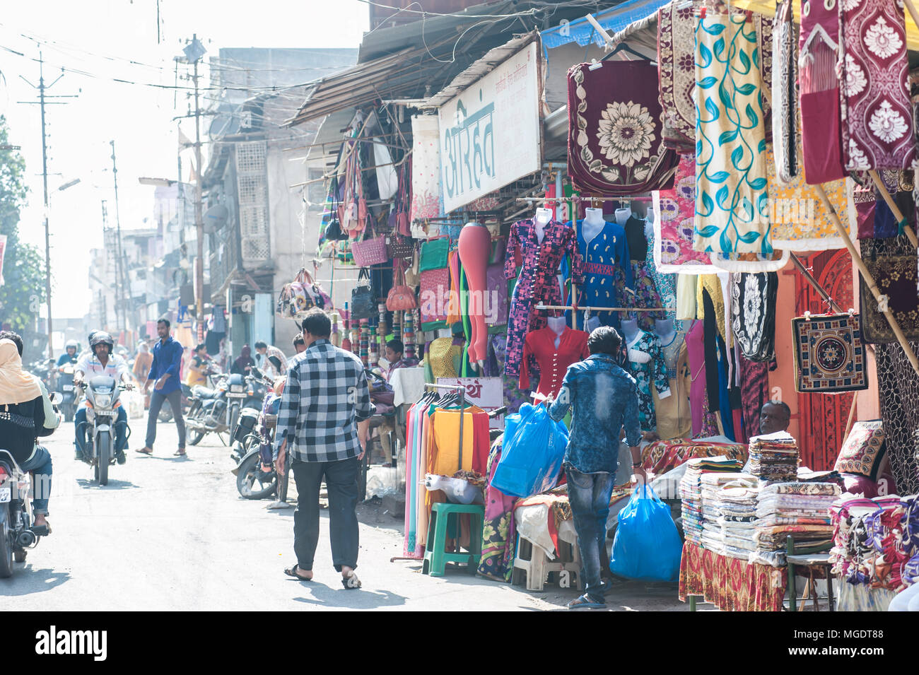 AURANGABAD, INDIA-Dec, 30 2016: The colorful of fresh open air Gulmandi local market. There are many stall boutique shop of colorful indian fabric. Th Stock Photo