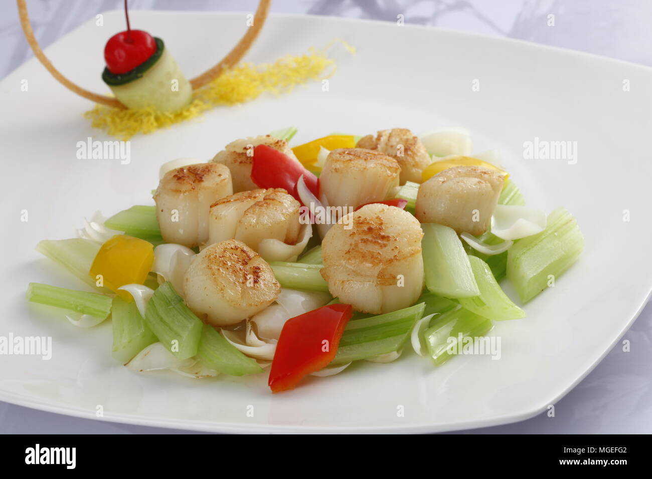 scallop with salary Stock Photo Alamy
