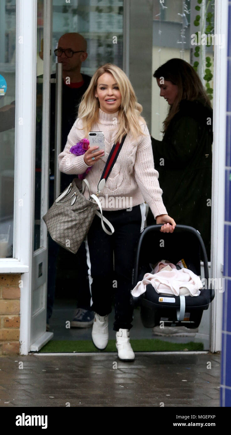 Katie Piper Out Shopping With Her Baby Daughter Penelope On A Rainy Day In Brentwood Featuring Katie Piper Penelope Piper Where Essex United Kingdom Katie Piper Out Shopping With Her Baby Daughter Penelope On A Rainy Day In Brentwood Featuring Katie Piper Penelope Piper Where Essex United Kingdom
