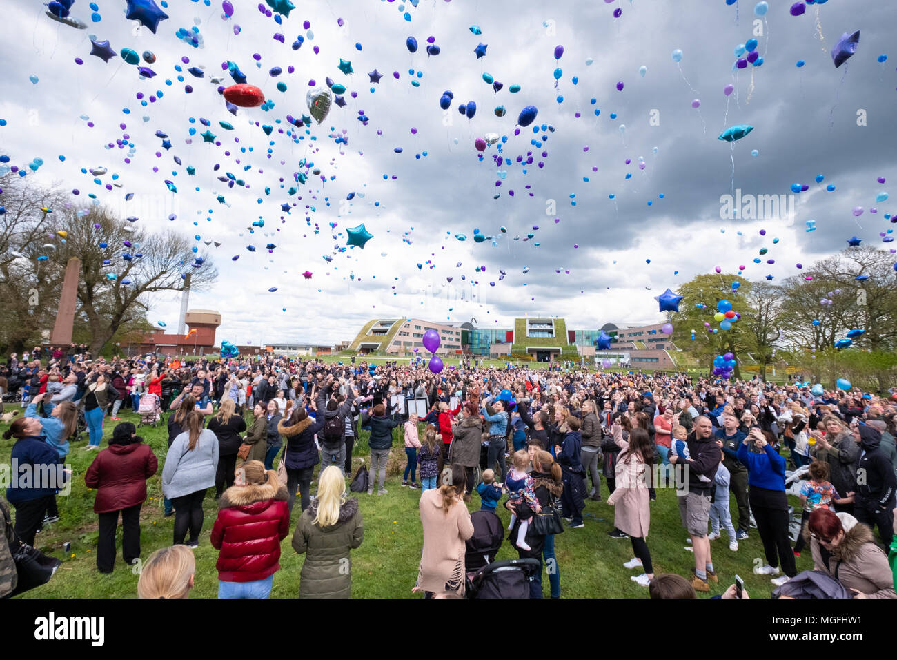 Liverpool, UK, 28 April 2018. Hundreds of people attended a balloon release and left tributes outside Alder Hey hospital on Saturday, April 28, 2018, for 23-month old Alfie Evans who has been at the centre of a long running legal row over his care. Following his life support machine being withdrawn, Alfie Evans died on Friday, April 27, 2018. Stock Photo