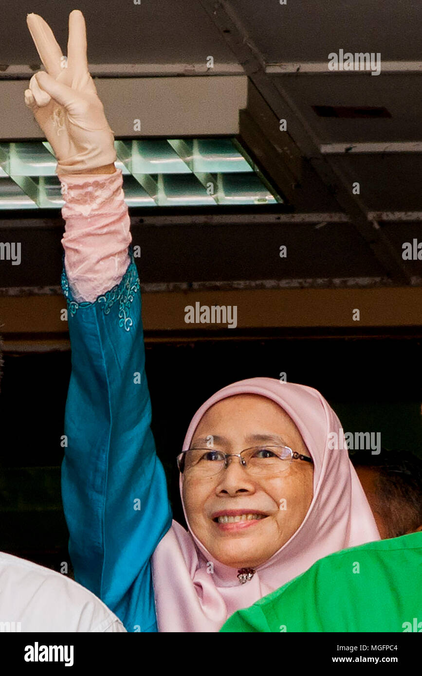 Wan Azizah High Resolution Stock Photography And Images Alamy