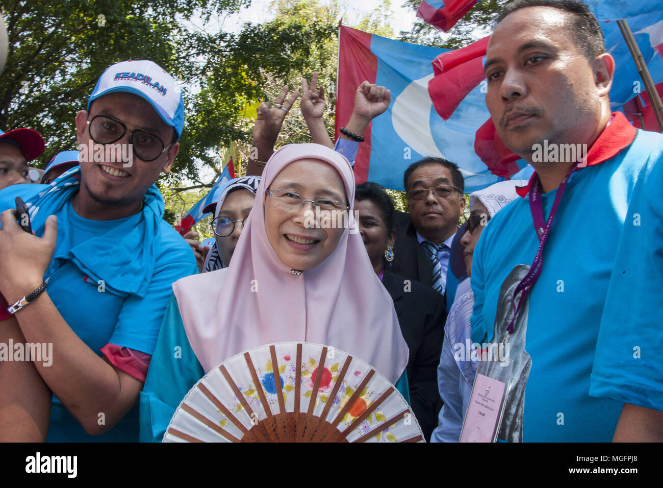 Kuala Lumpur Selangor Malaysia 28th Apr 2018 President People S Justice Party Pkr Wan Azizah Seen With Her Supporter At Mpaj Hall On The Nomination Day Malaysia Has Held A Nomination Day For The