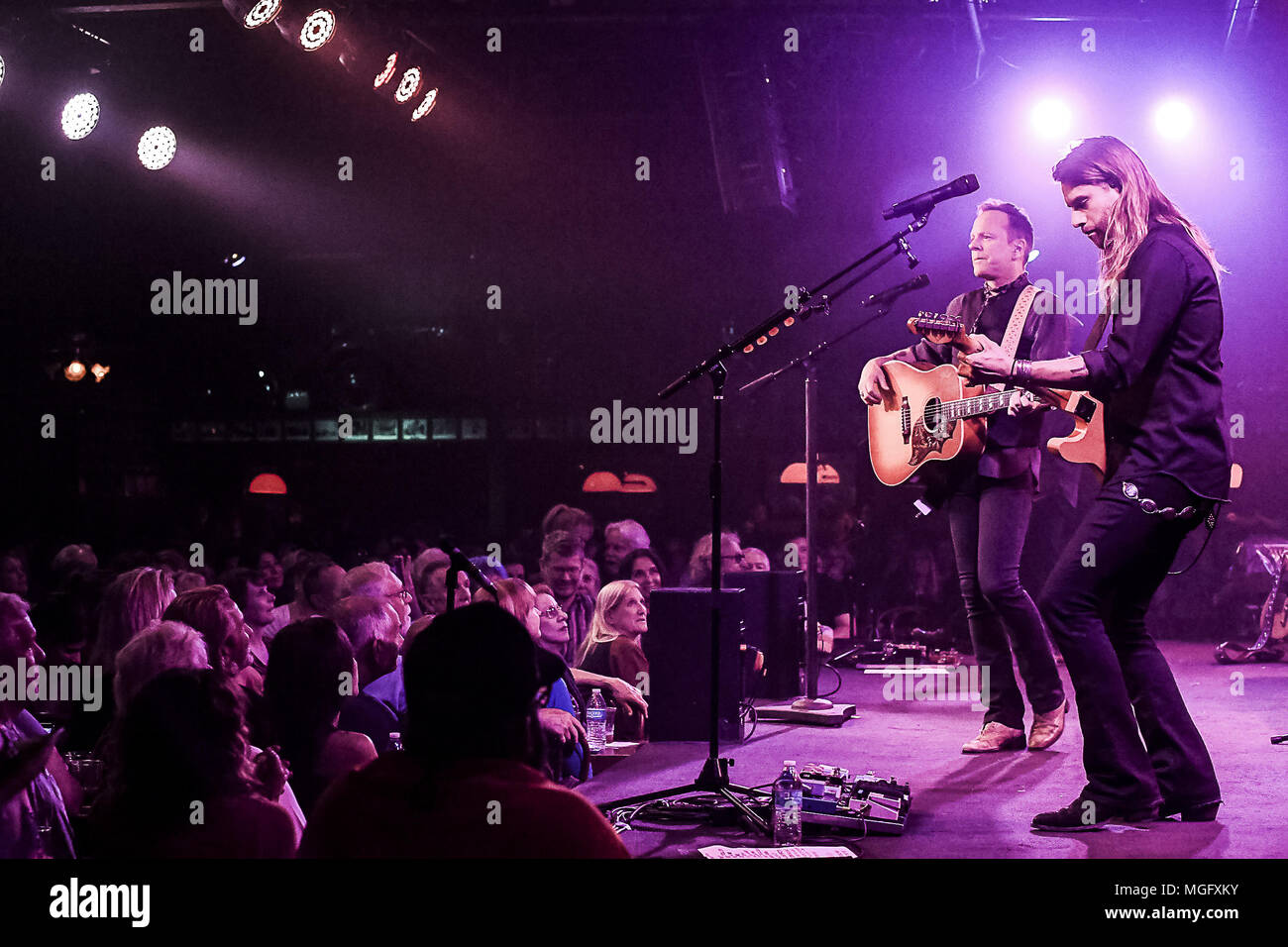 Tv series 2001 2010 usa hires stock photography and images Alamy