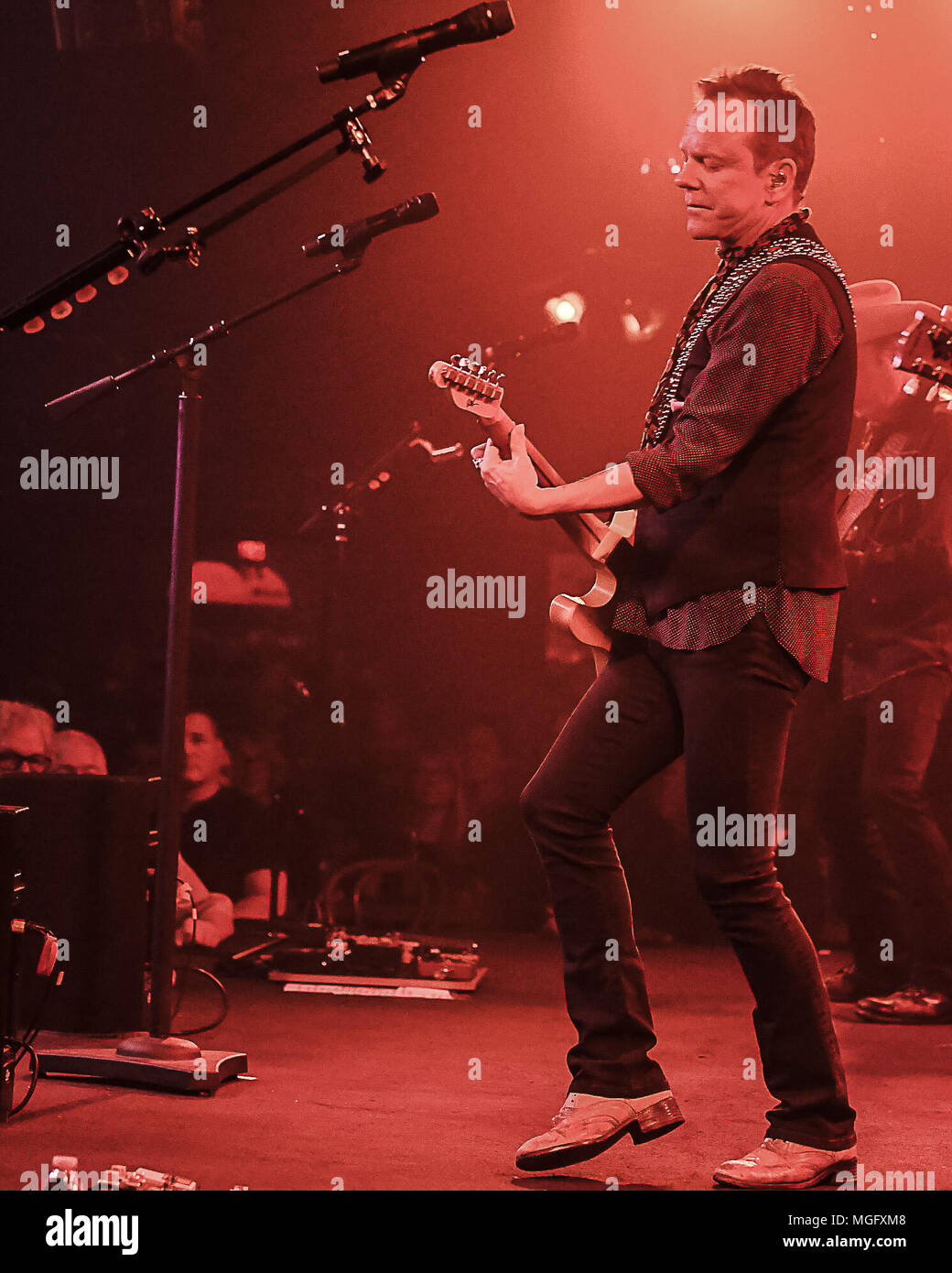 Tv series 2001 2010 usa hires stock photography and images Alamy