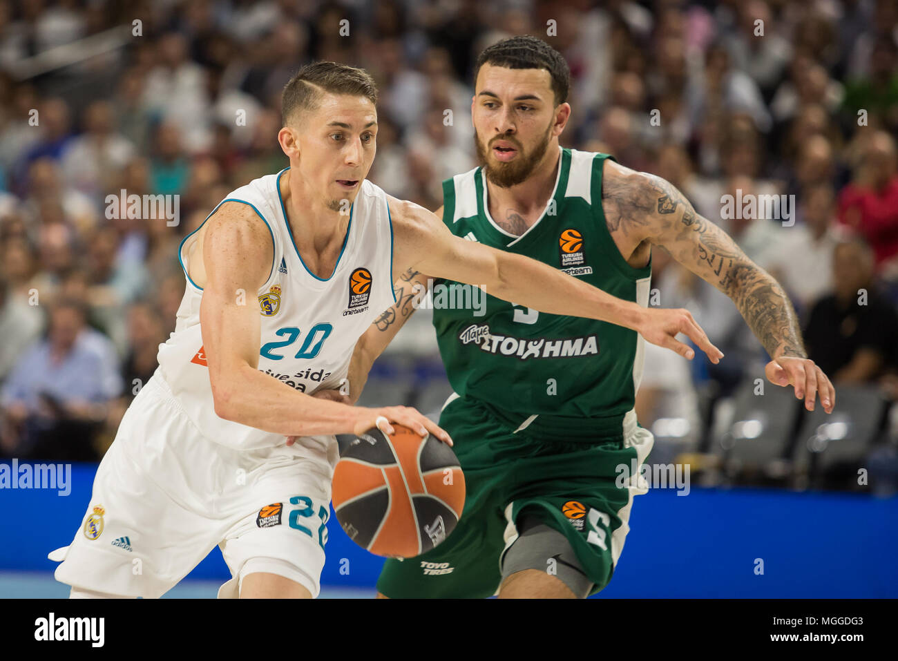 Madrid, Spain. 27th Apr, 2018. Jaycee Carroll (L) and Mike James (R) during Real Madrid victory over Panathinaikos Athens (89 - 82) in Turkish Airlines Euroleague playoff series (game 4) celebrated at Wizink Center in Madrid (Spain). April 27th 2018. Credit: Juan Carlos García Mate/Pacific Press/Alamy Live News Stock Photo