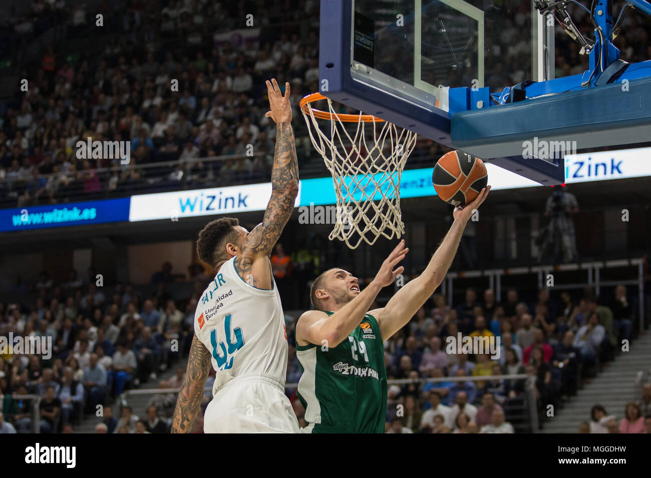 Madrid, Spain. 27th Apr, 2018. Matt Lojeski (R) during Real Madrid victory over Panathinaikos Athens (89 - 82) in Turkish Airlines Euroleague playoff series (game 4) celebrated at Wizink Center in Madrid (Spain). April 27th 2018. Credit: Juan Carlos García Mate/Pacific Press/Alamy Live News Stock Photo