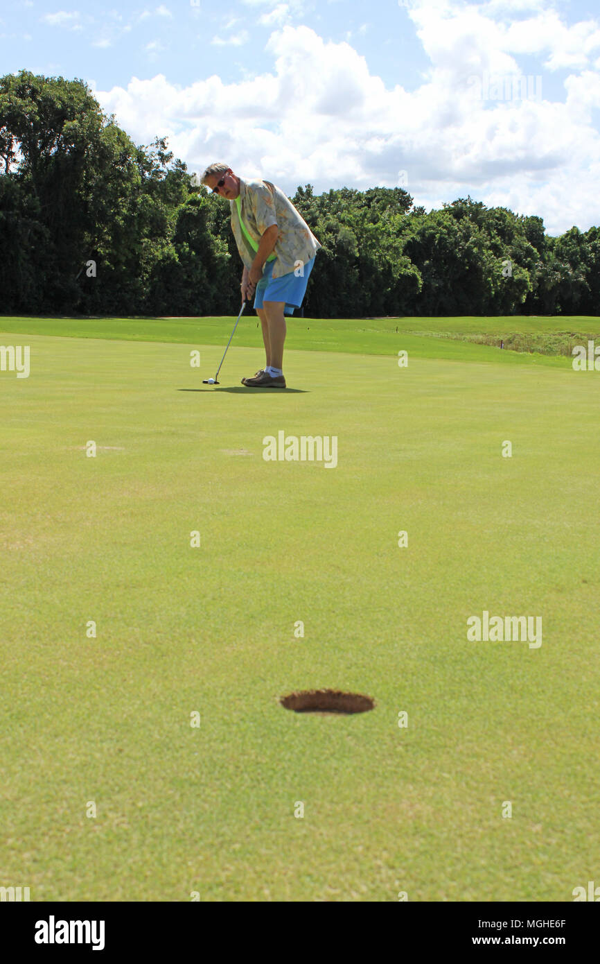 Putting on the green Stock Photo Alamy