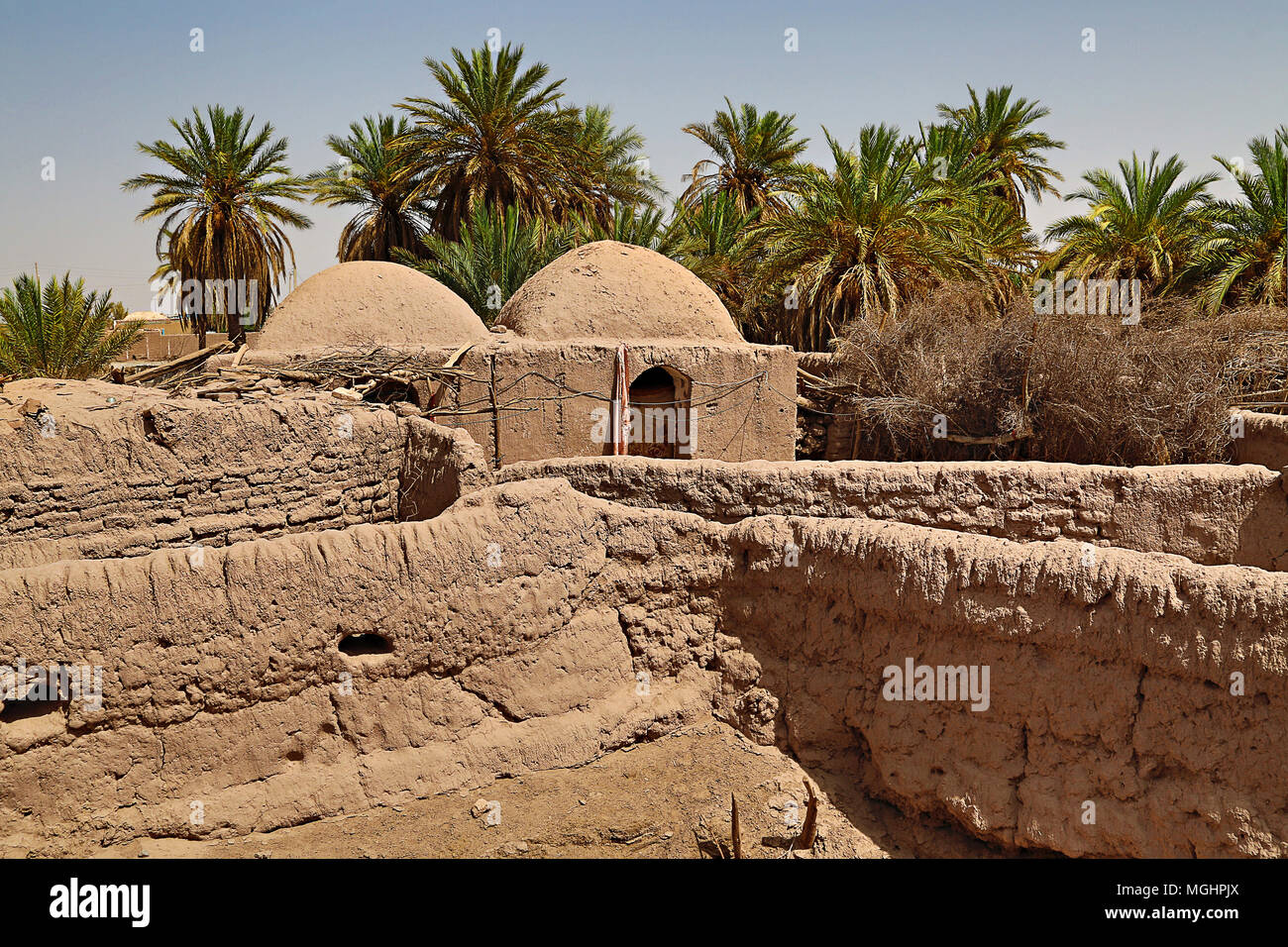 Abandoned adobe village houses in Shafiabad, Iran Stock Photo