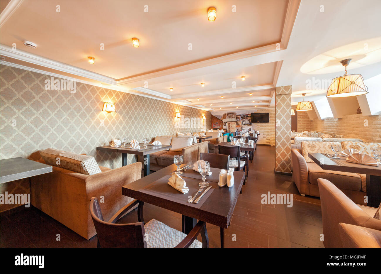 MOSCOW - AUGUST 2014: The interior of the restaurant "IBERIA HOUSE ...