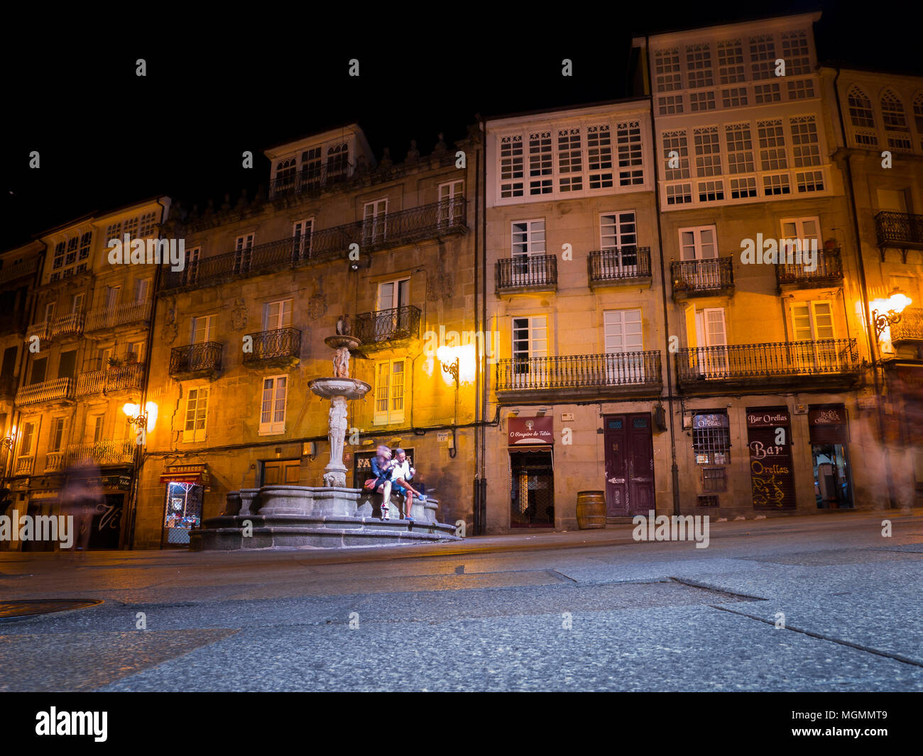 Plaza del hierro (plaza do ferro) y Calle de Santo Domingo. Ourense.  Galicia. España Stock Photo - Alamy