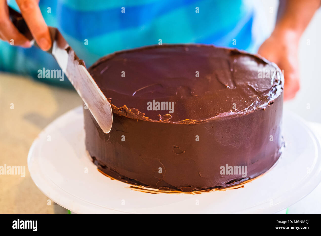 Details 146+ applying ganache to cake in.eteachers