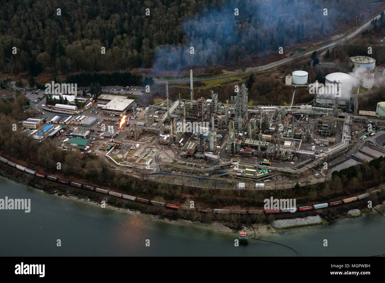 Oil refinery burnaby bc bc hires stock photography and images Alamy