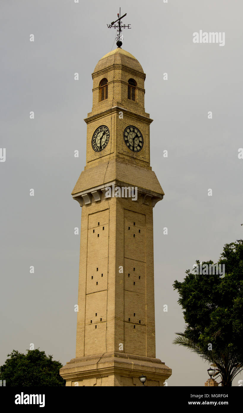 Qishleh hour and located on the banks of the Tigris River in Baghdad