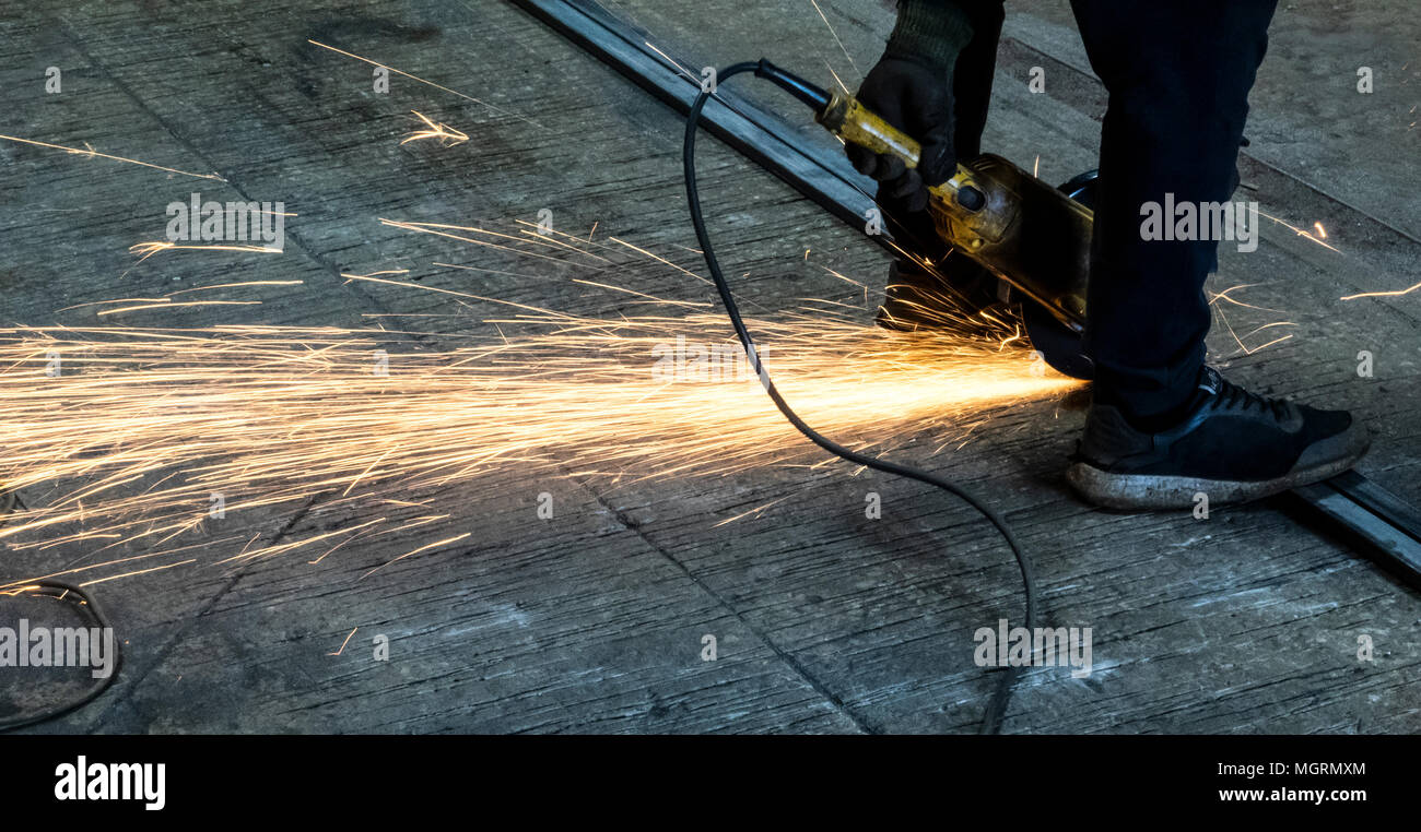 Cuts angle iron hi-res stock photography and images - Alamy