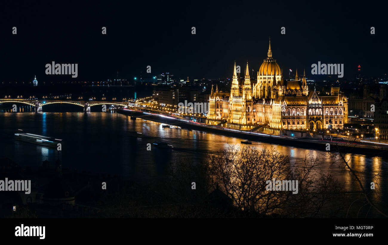 Panoramic night view budapest hi-res stock photography and images - Alamy