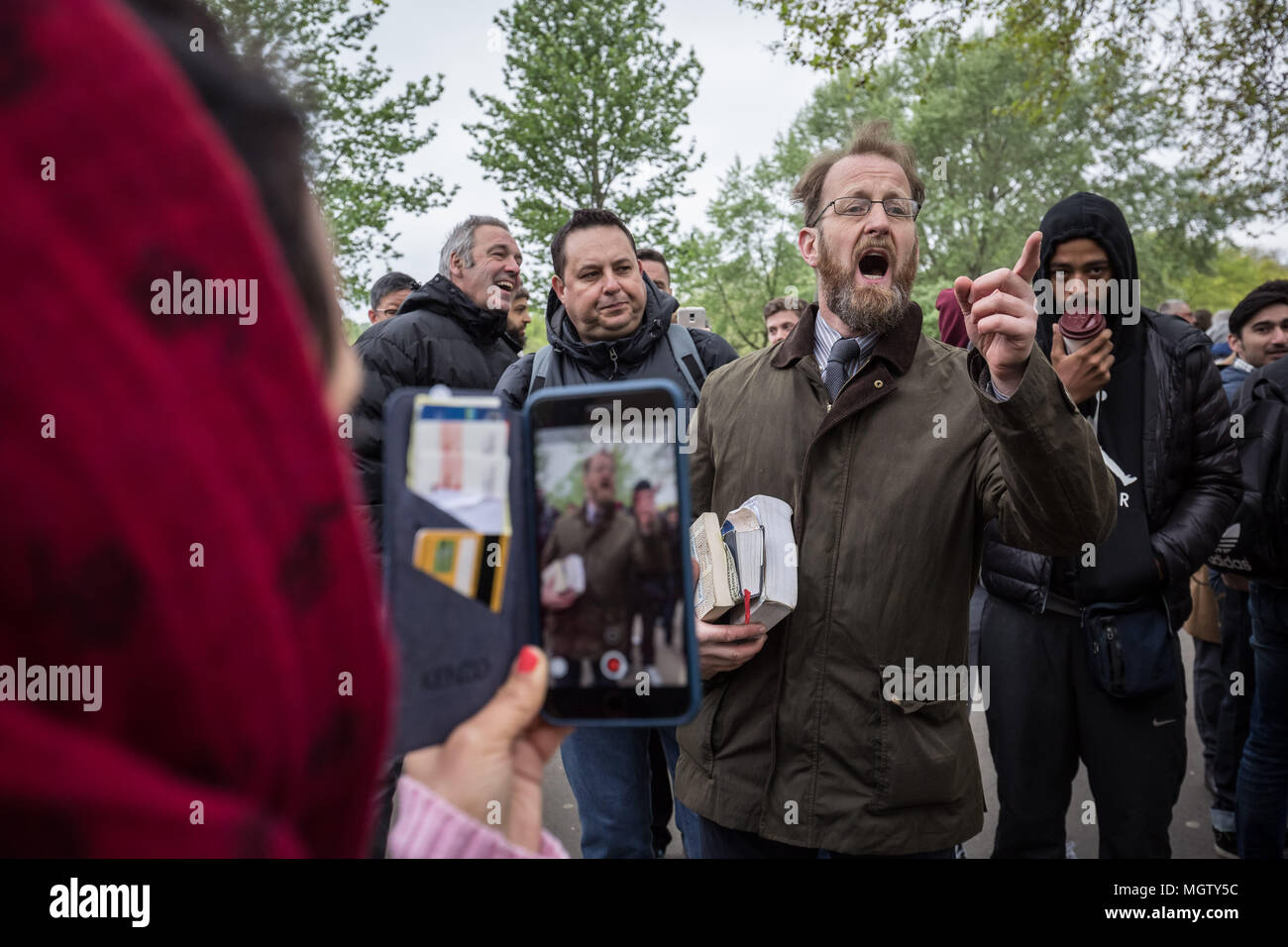 London, UK. 29th April, 2018. Preaching and debates at Speakers’ Corner, the public speaking area north-east corner of Hyde Park. Credit: Guy Corbishley/Alamy Live News Stock Photo