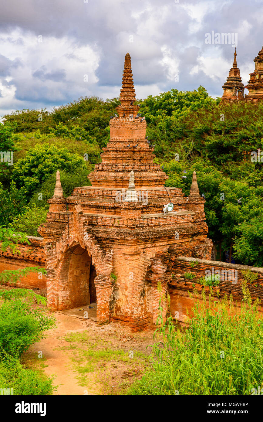 Htilominlo Temple, Bagan Archaeological Zone, Burma. It was built during the reign of King Htilominlo Stock Photo