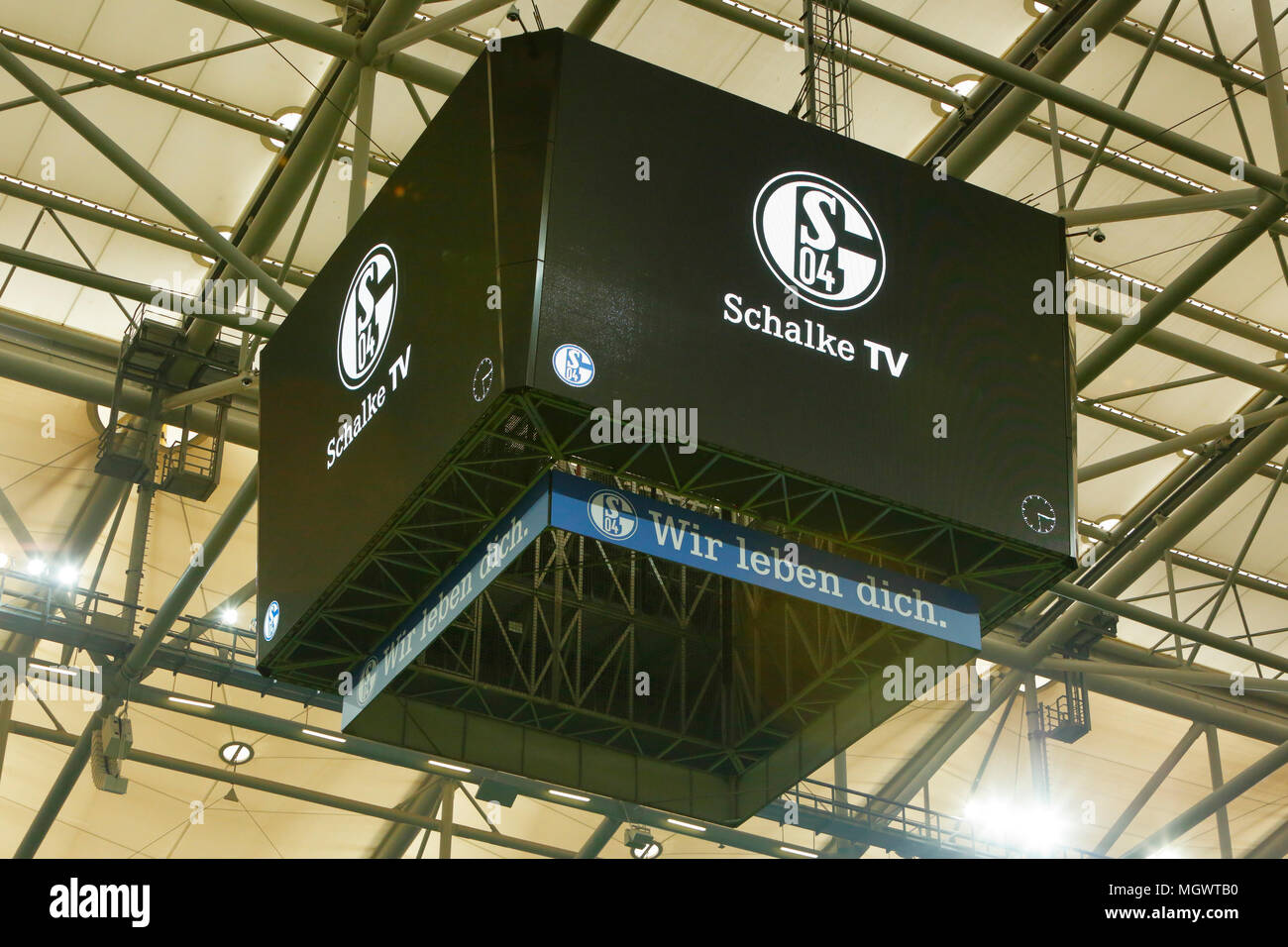 sports, football, Bundesliga, 2017/2018, FC Schalke 04 vs Borussia Moenchengladbach 1:1, Veltins Arena Gelsenkirchen, video cube, scoreboard, informations to the visitors Stock Photo