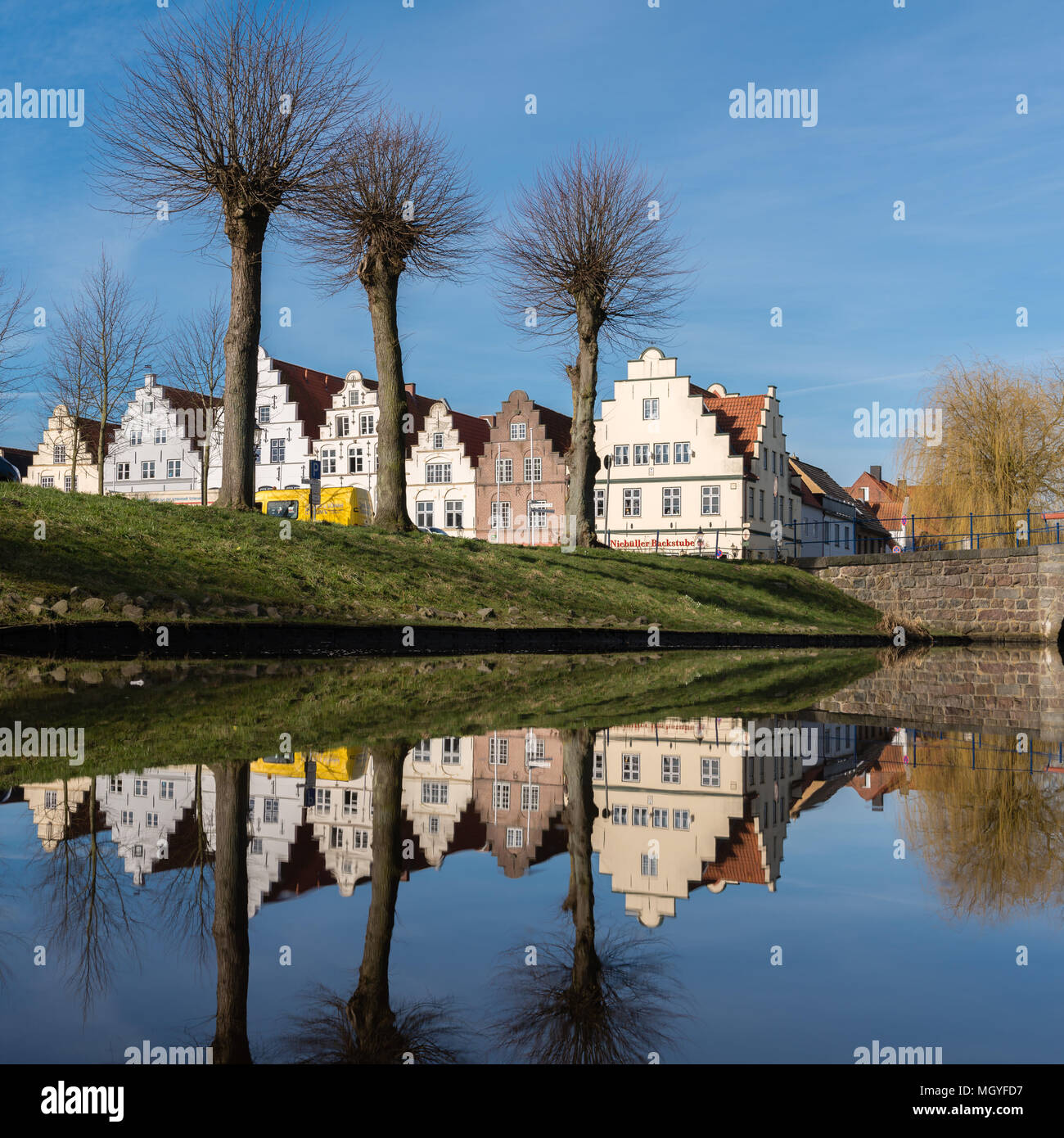 Gabled houses on the market square in the so-called 'Dutch' town with its town canals, Friedrichstadt, Schleswig-Holstein, Germany, Europe Stock Photo