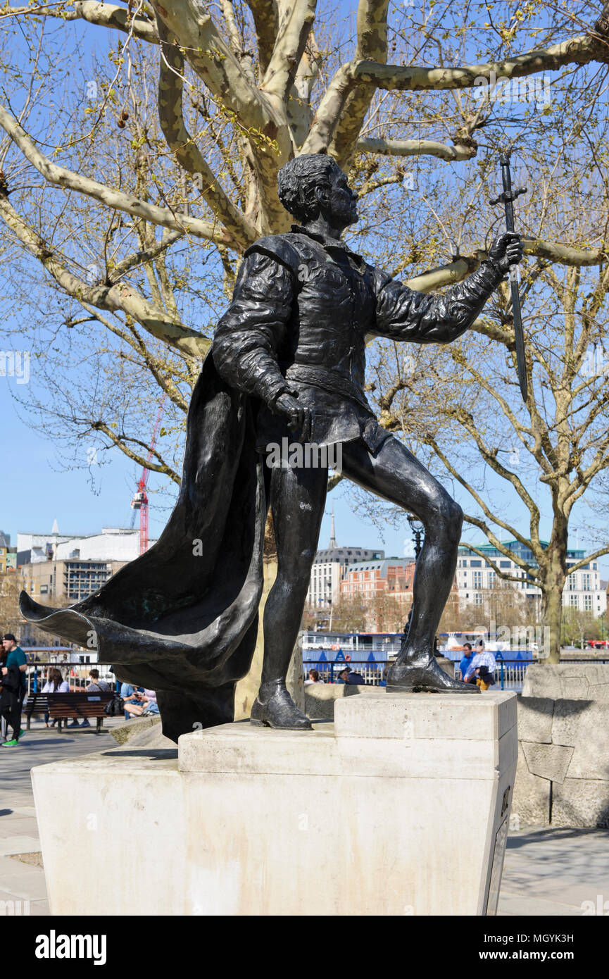 Laurence olivier sculpture hires stock photography and images Alamy