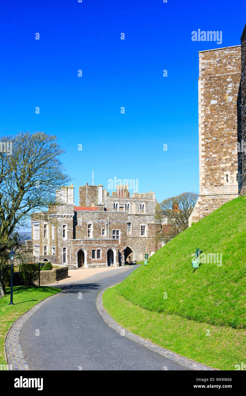 England, Dover castle. Constable's Gate, built by Hubert de Burgh in 1221, showing the inner living quarters for the constable.. Clear blue sky. Stock Photo